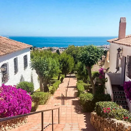 Newly Renovated In With Huge Pool Appartement Nerja