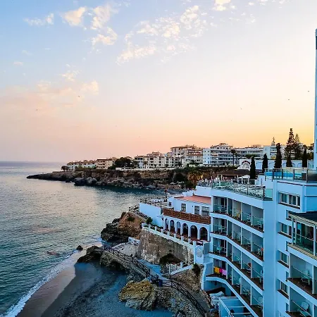 Newly Renovated In With Huge Pool