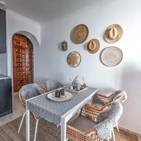 Newly Renovated In With Huge Pool