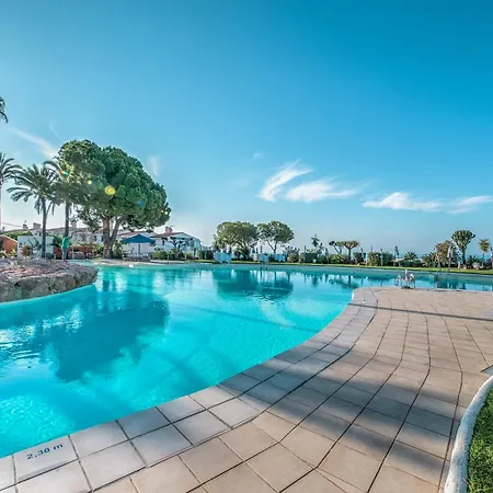 Newly Renovated In With Huge Pool Nerja