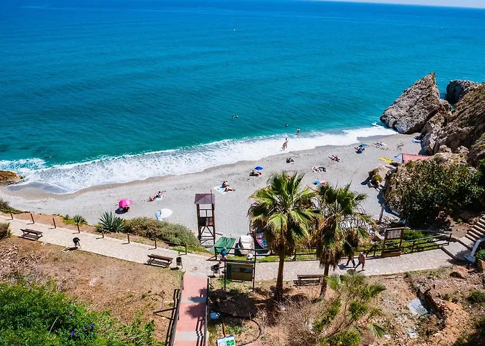 Newly Renovated In With Huge Pool Nerja