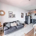 Lejlighed Newly Renovated In With Huge Pool Nerja