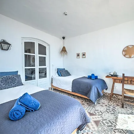 Appartement Newly Renovated In With Huge Pool