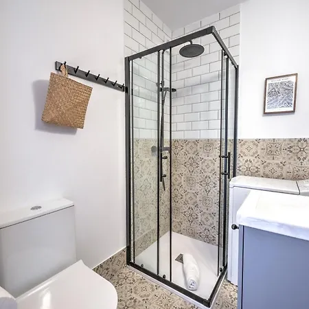 Newly Renovated In With Huge Pool Nerja