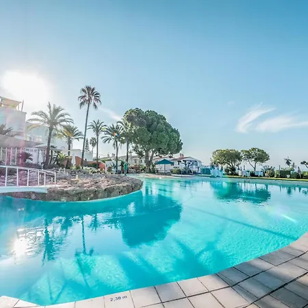 Lejlighed Newly Renovated In With Huge Pool