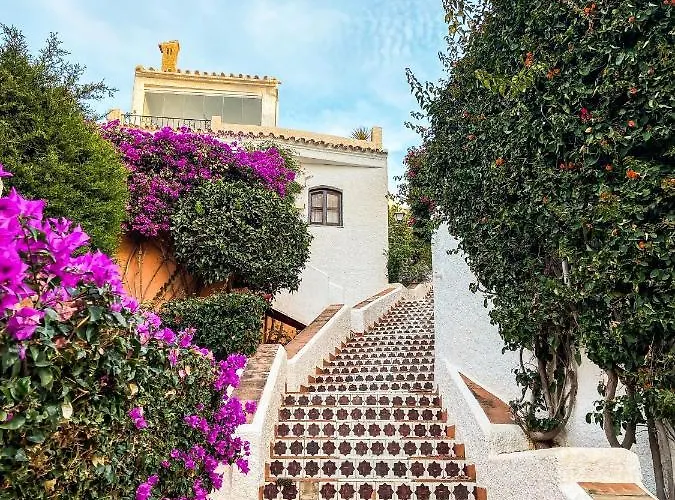 Апартаменты Newly Renovated In With Huge Pool *