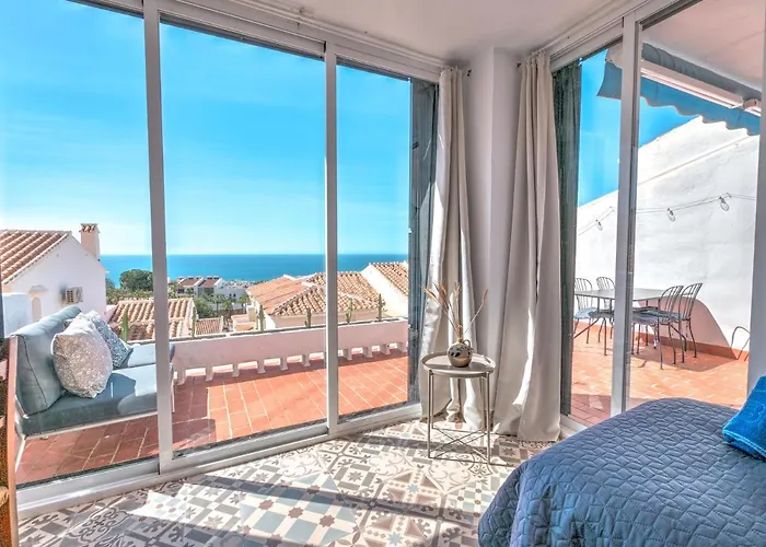 Newly Renovated In With Huge Pool *