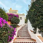 Διαμέρισμα Newly Renovated In With Huge Pool *