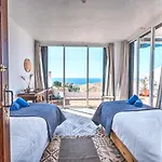 Διαμέρισμα Newly Renovated In With Huge Pool *