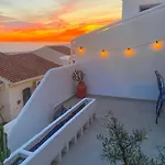 Newly Renovated In With Huge Pool Διαμέρισμα