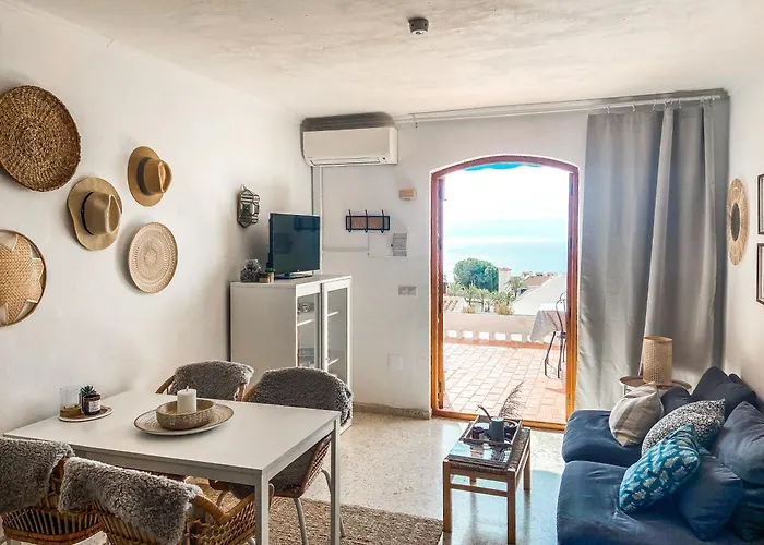 דירה Newly Renovated In With Huge Pool